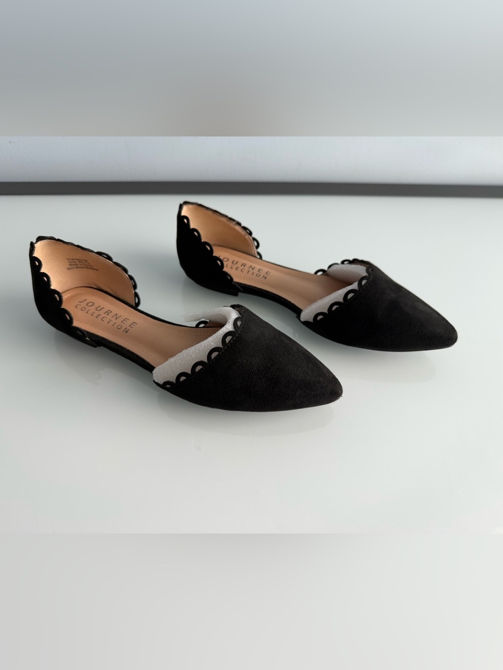 Journee Collection Women's Jezlin Slip On Almond Toe Ballet Flats Size 7.5 Wide